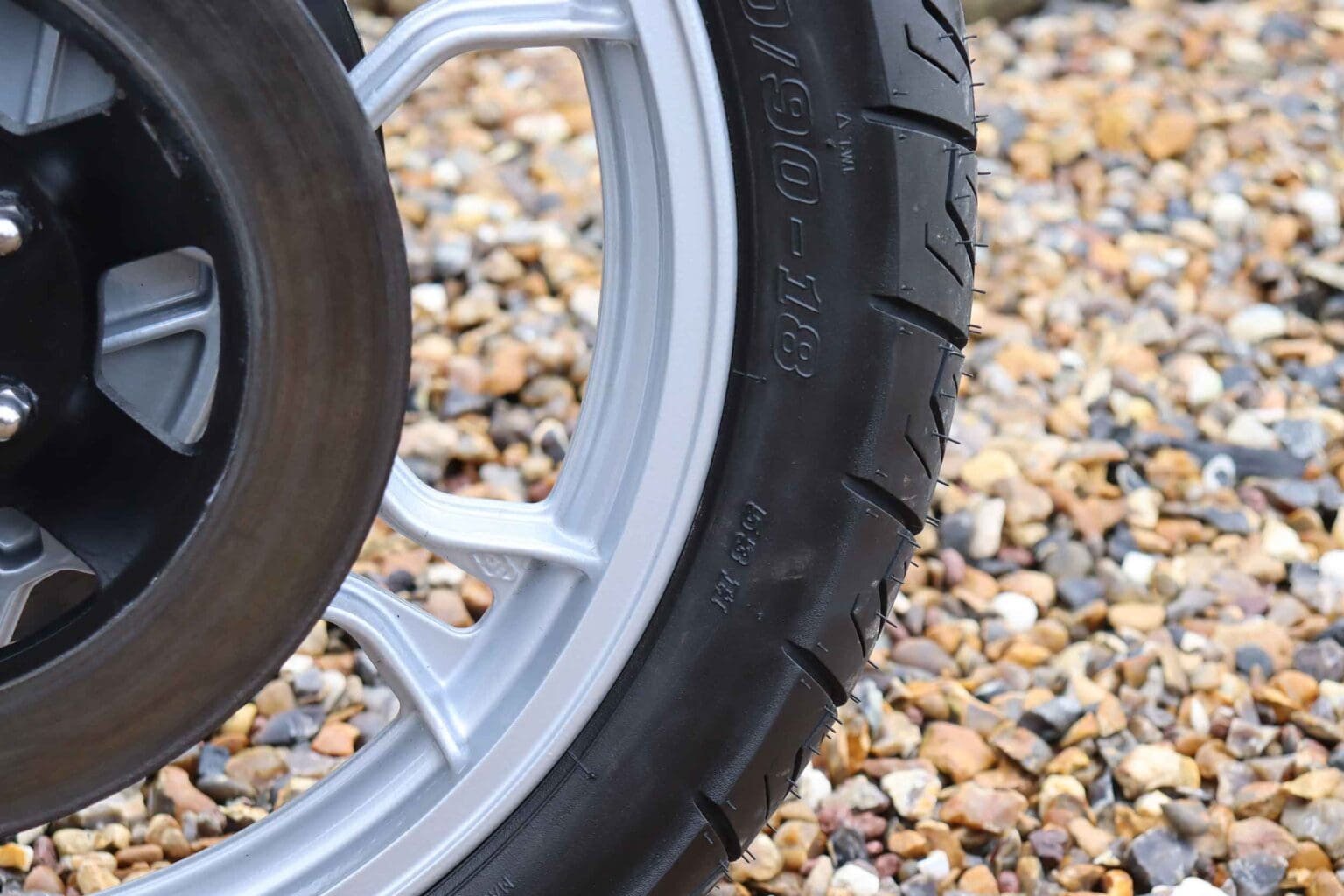 1980-Moto-Guzzi-Spada-Royale-wheel