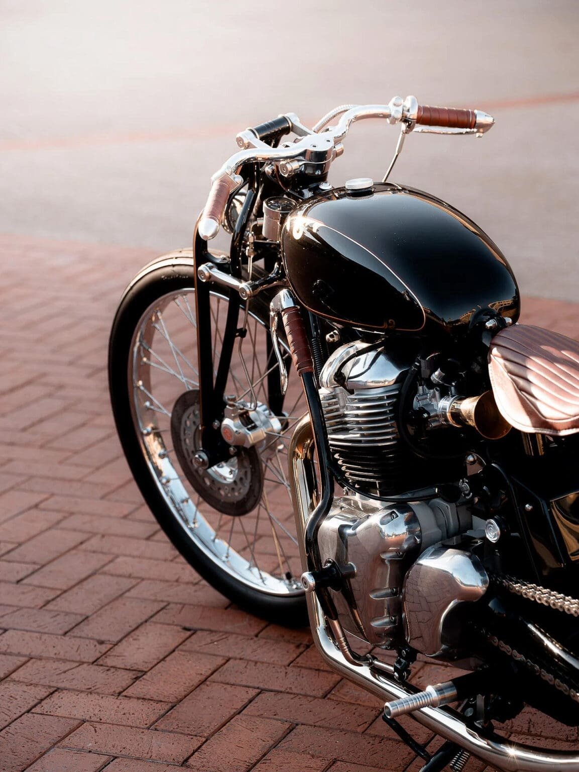 royal_enfield_super_meteor_custom_bond_university-79