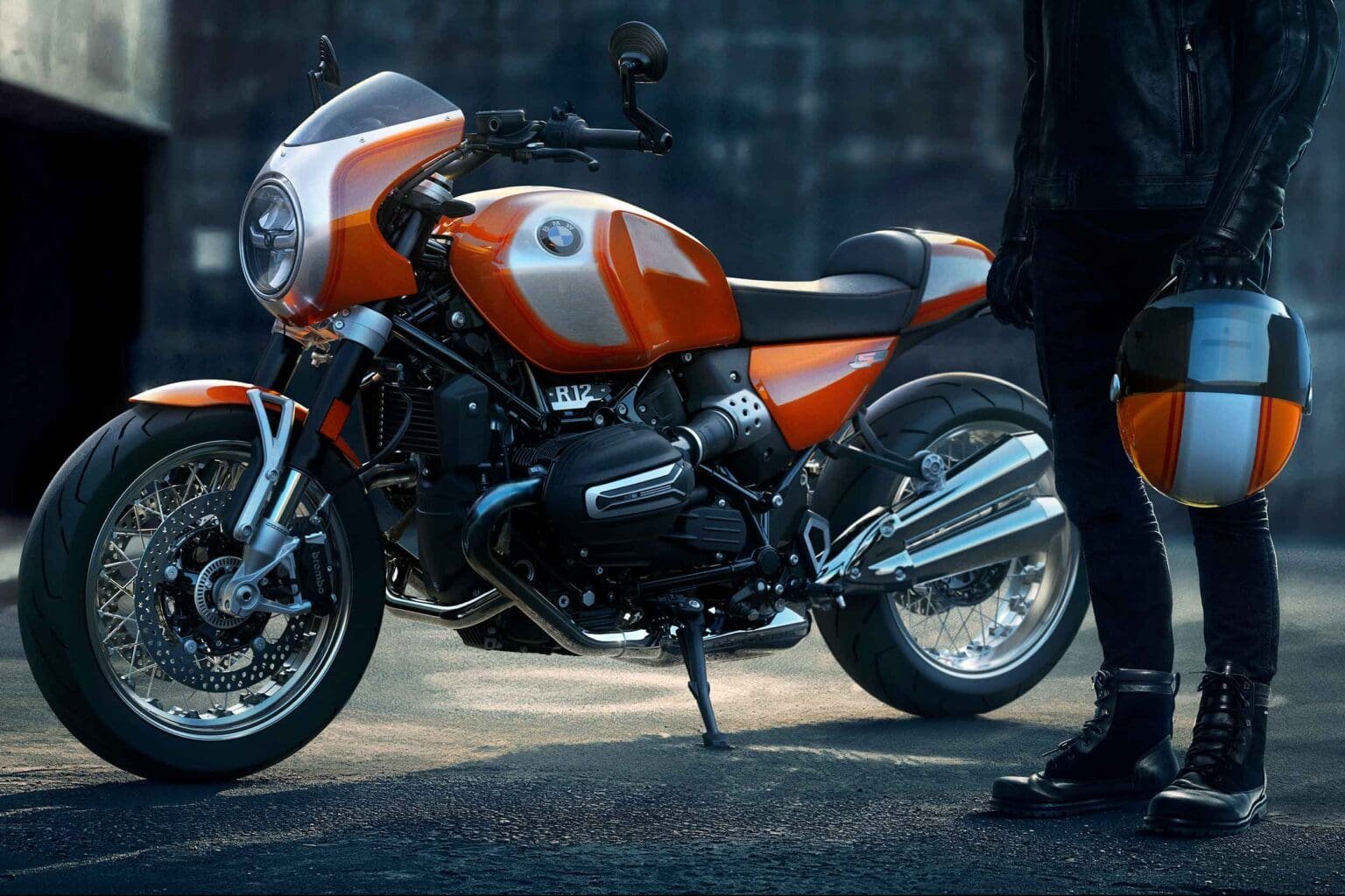BMW-R12S-hero